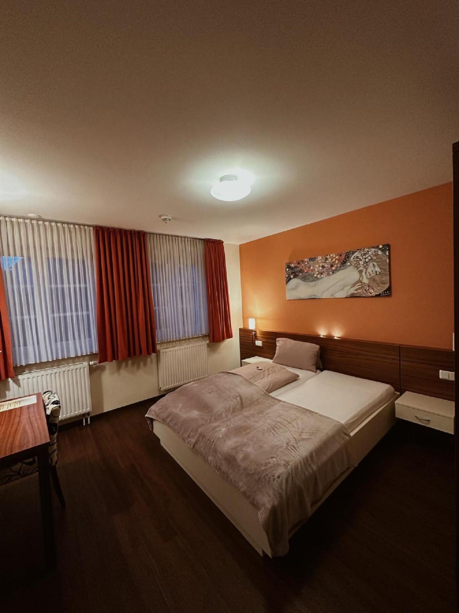Gasthaus Lindenhof Hotel Much Ngoại thất bức ảnh