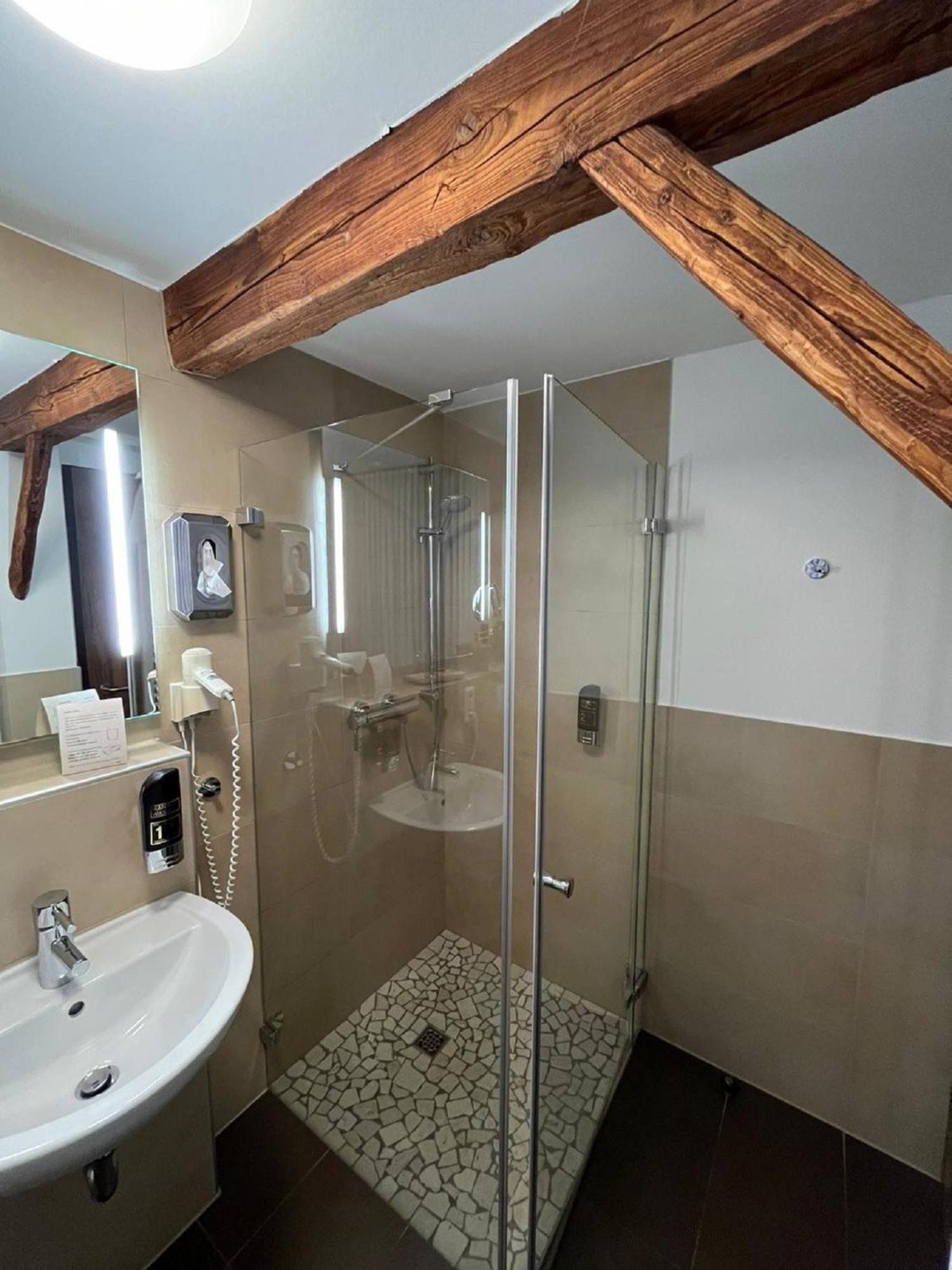 Gasthaus Lindenhof Hotel Much Ngoại thất bức ảnh