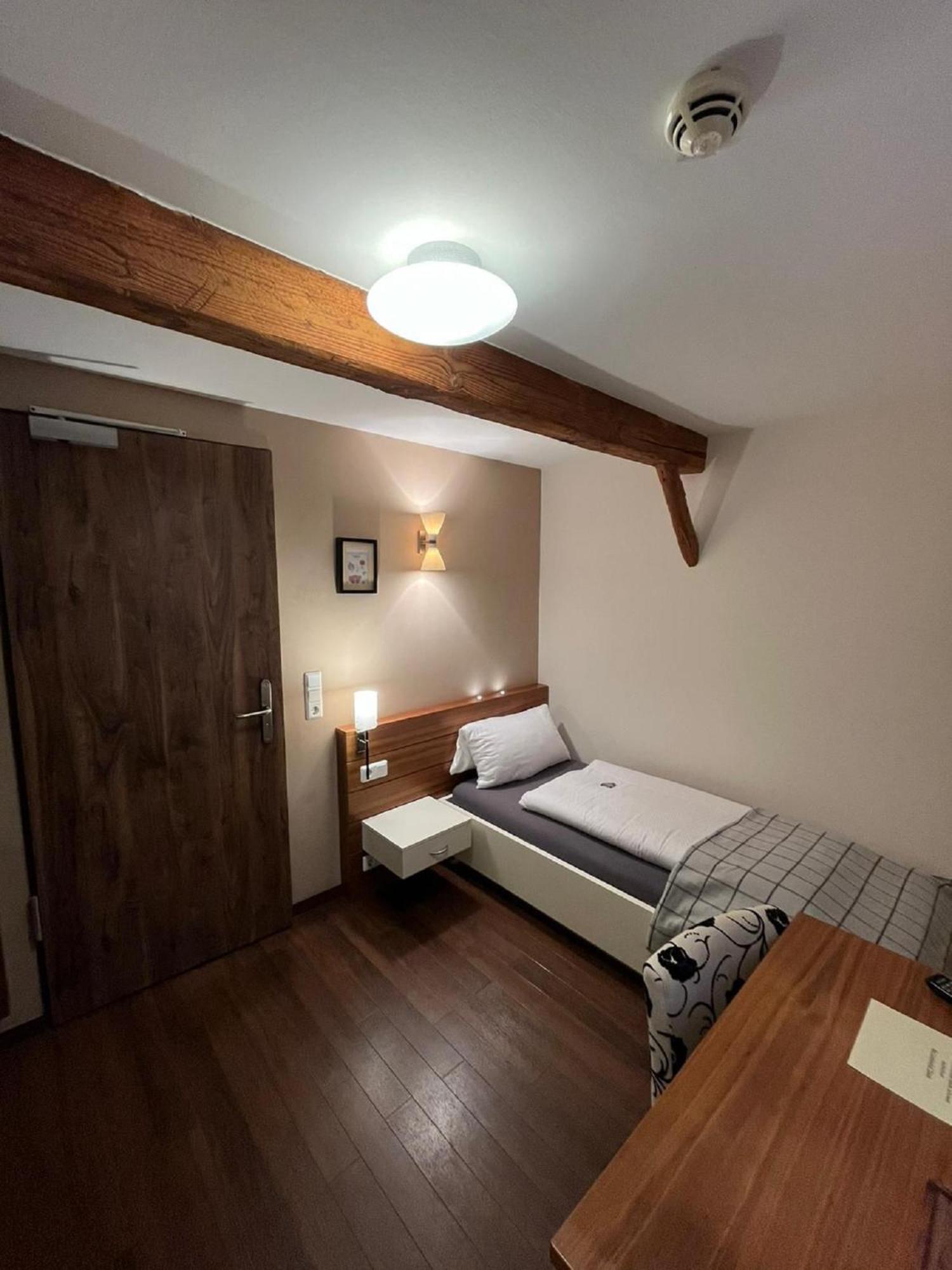 Gasthaus Lindenhof Hotel Much Ngoại thất bức ảnh