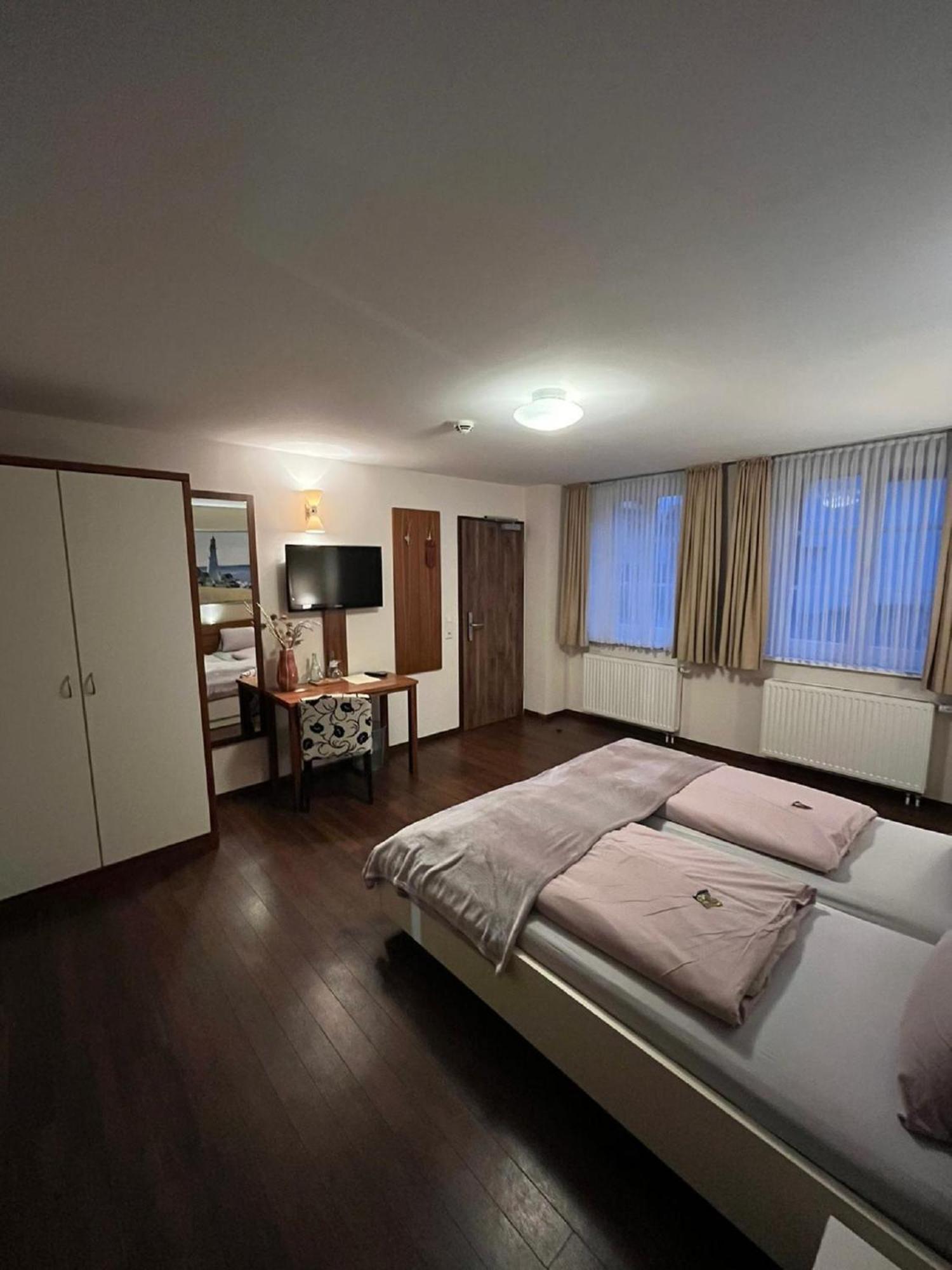 Gasthaus Lindenhof Hotel Much Ngoại thất bức ảnh